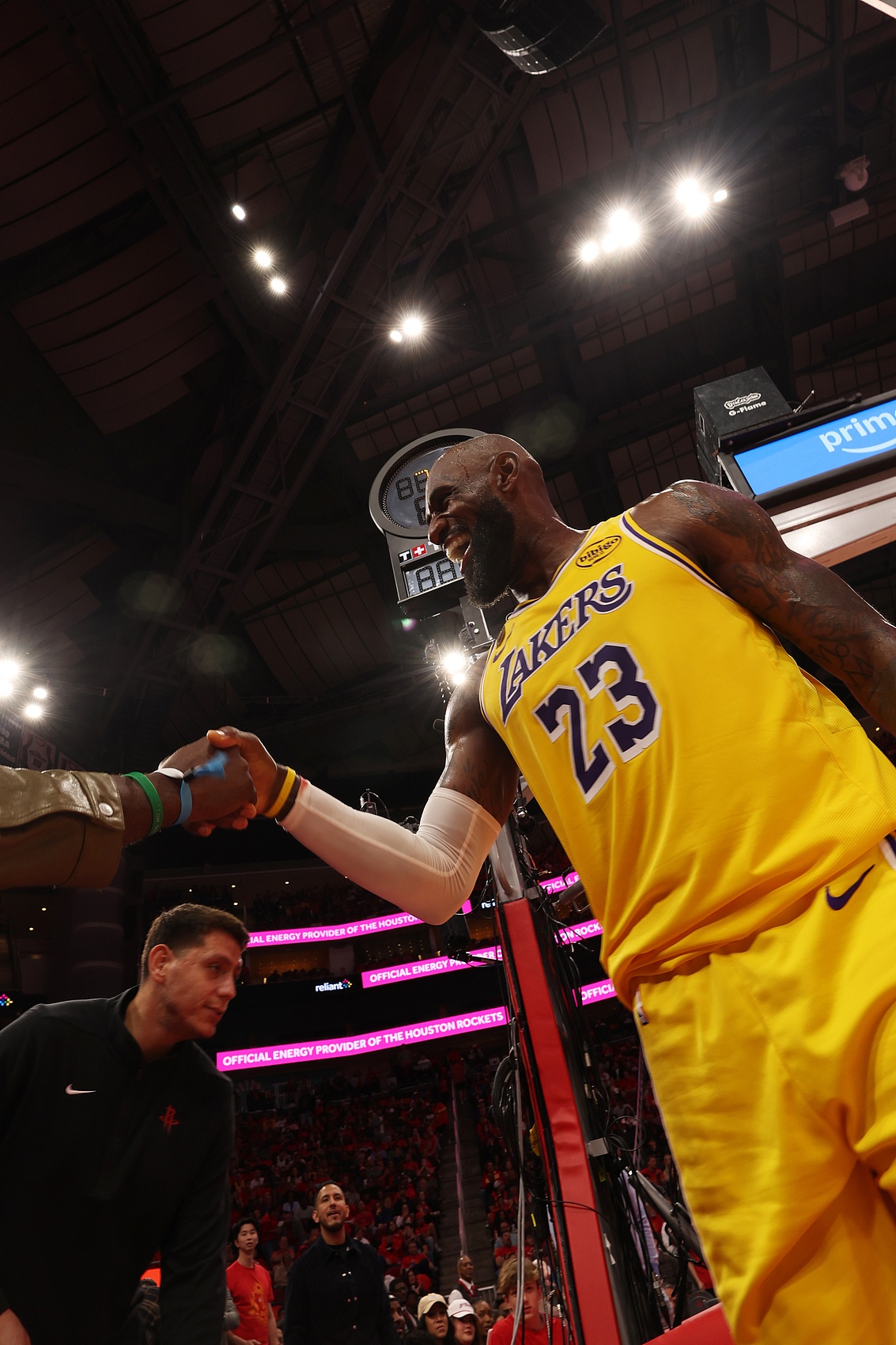 富保罗：联盟28、9队询价詹姆斯 最后一季未定