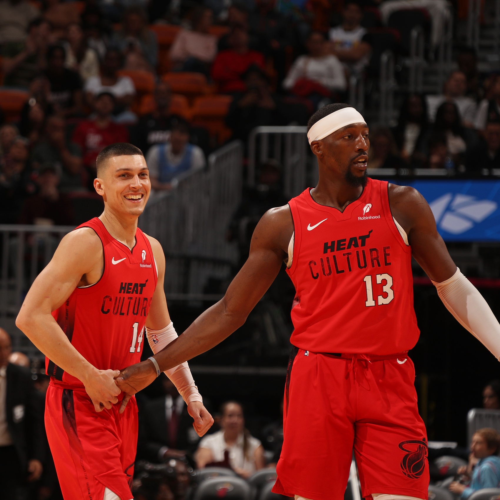 阿德巴约拳击希罗！热火内讧升级，NBA队友反目史再添新例