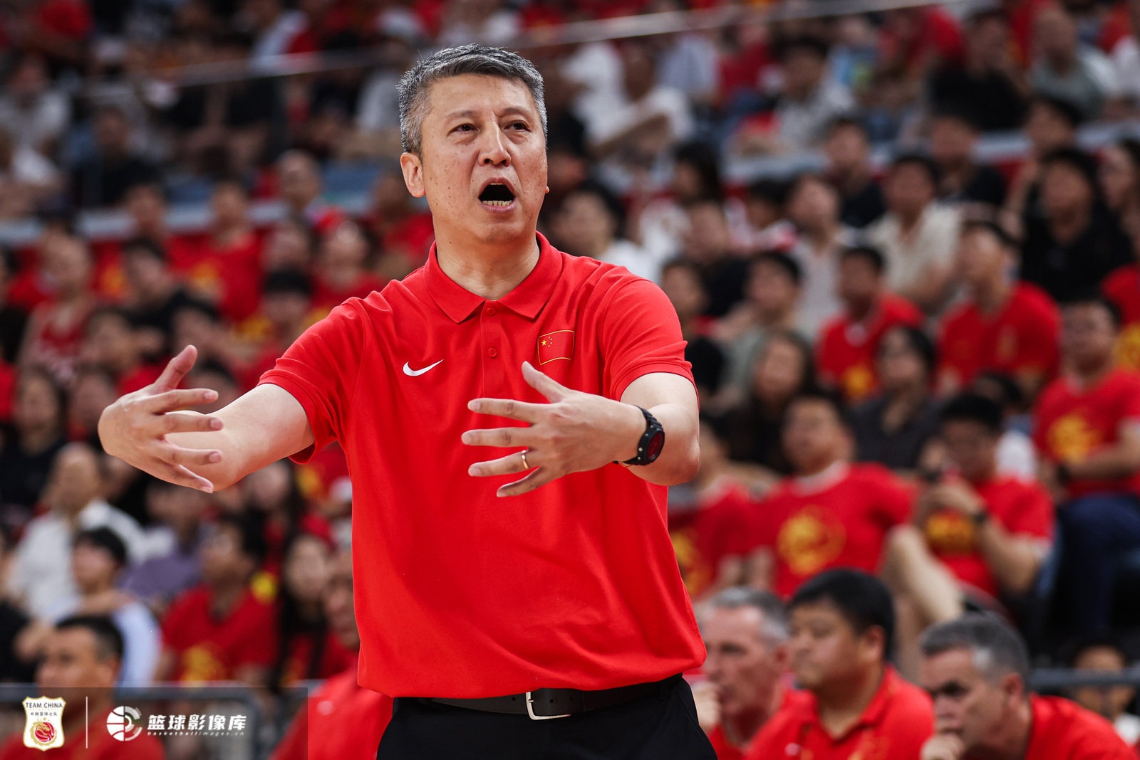 郭艾伦谈郭士强：早点睡，别紧张，上场输球他肯定吃不下饭