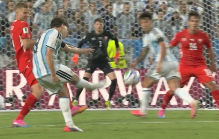 阿尔瓦雷斯世界波破僵 阿根廷加时3-1瑞士晋级四强