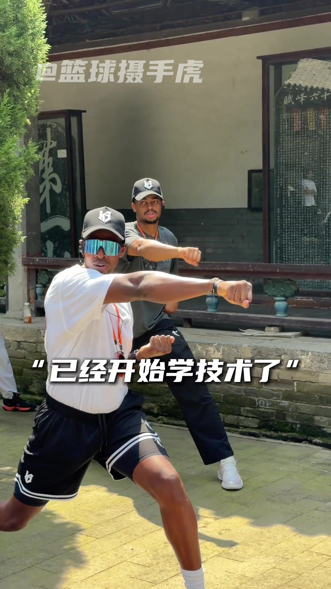 凯尔登·约翰逊现身少林寺训练，代号“凯僧”