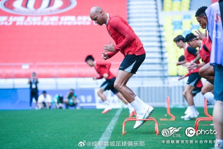 阿洛伊西:西班牙有球无球两端均值得中超学习 阿洛伊西:西班牙有球无球两端均值得中超学习