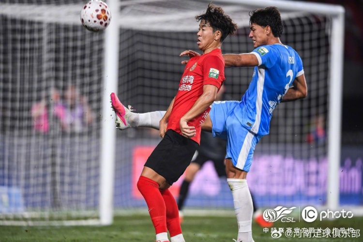 河南俱乐部彩陶坊4-4辽宁铁人楠波湾 古斯塔沃帽子戏法