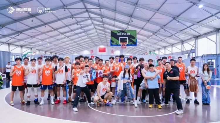 荣耀加冕!南京华泰力压群雄,问鼎2026 FIBA Open 3x3淮南站 荣耀加冕!南京华泰力压群雄,问鼎2026 FIBA Open 3x3淮南站